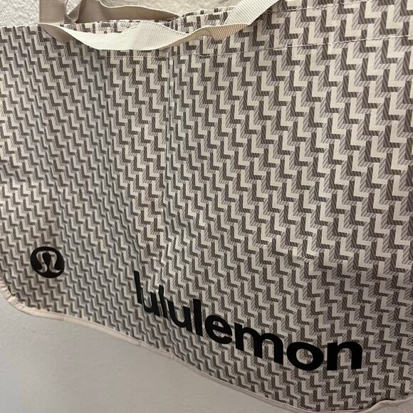 NEW Lululemon Extra Large Reusable Tote Bag Beige Geometric Logo Shopping Gym - Picture 2 of 3
